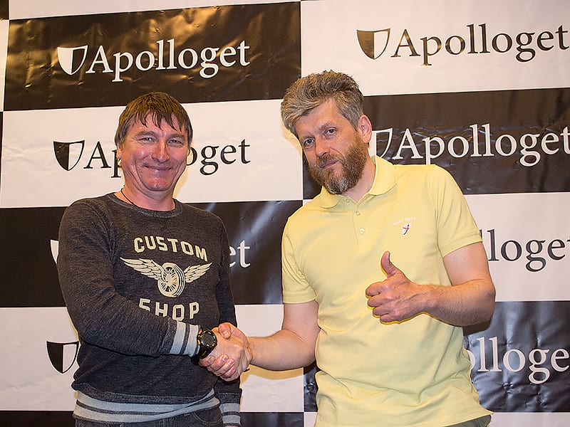 Аполлогет встает на крыло